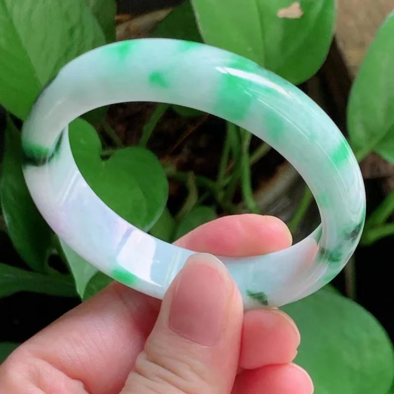 

Spring Color Direct Sales Pingzhou Finished Product Bright Green Jade Bracelet