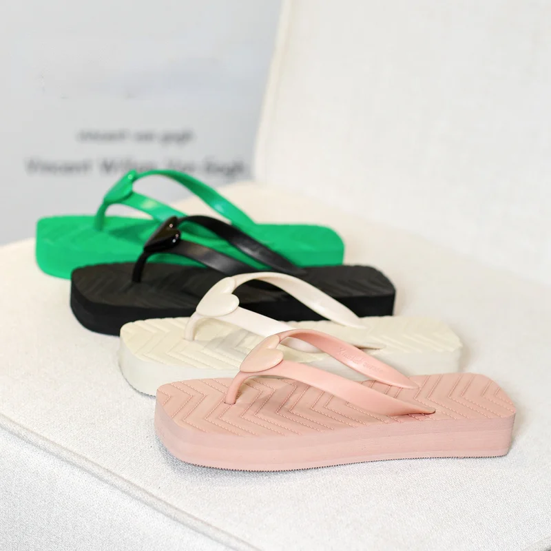 

Flats Slippers Women's 2022 Summer New Outwear Thick Bottom Square Head Peach Heart EVA Casual Beach Slippers and Sandals