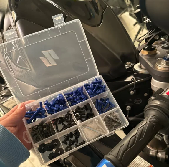 

For SUZUKI GSXR600 GSXR750 GSXR1000 GSXR 600 750 1000 K5 K6 K7 K8 K9 Motorcycle Fairing Bolt Screw Nut Kit Bodywork Fasteners