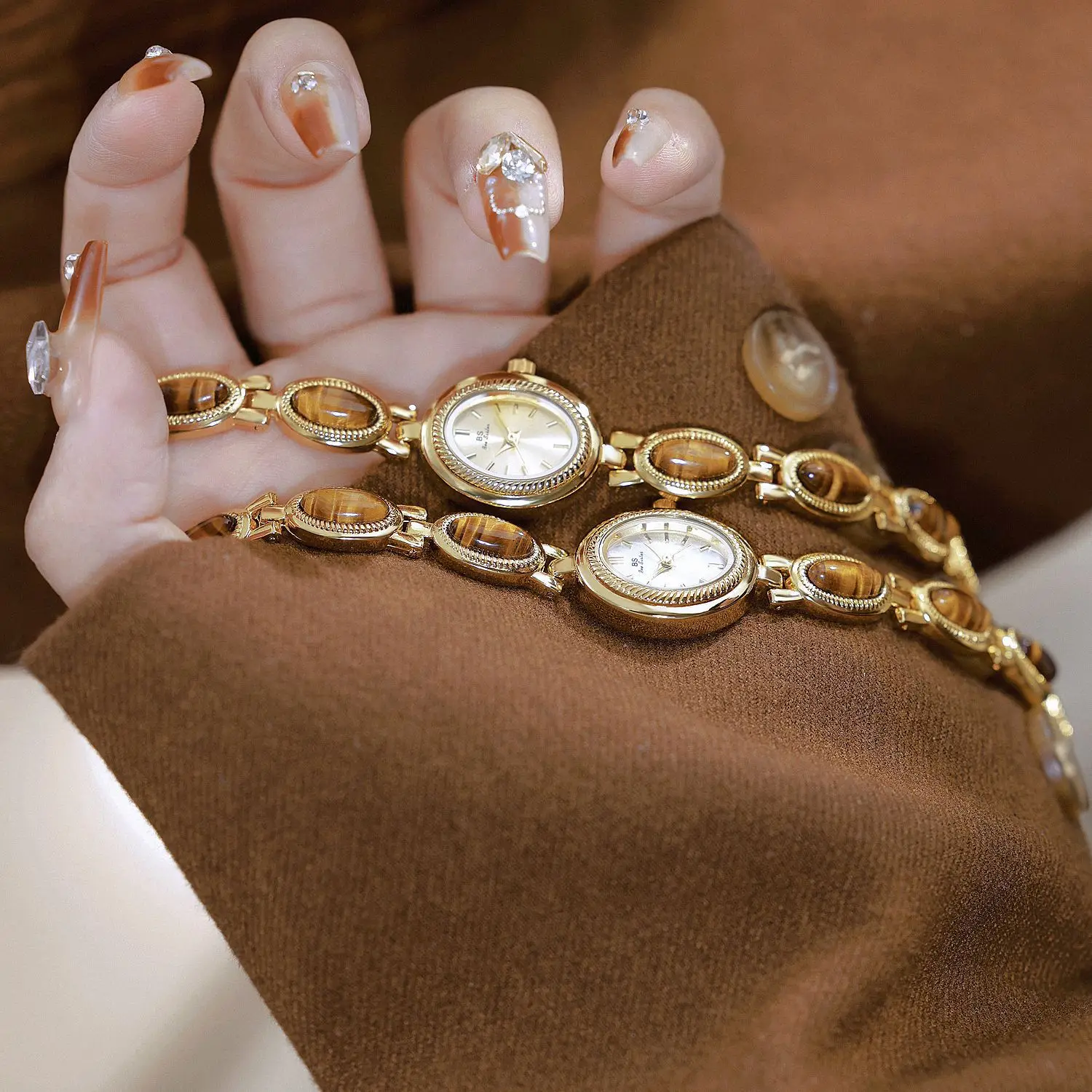 BS Woman Watches Luxury Gold Vintage Jade Bracelet Quartz Wrist Watches Ethnic Unique Personality Light Luxury Retro Watch Gifts