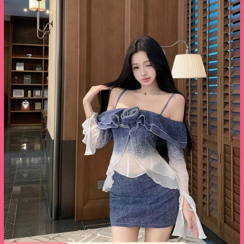 A Slightly Chubby Girl with A Gradient Color Off-the-shoulder Flared Halter Top Women's Spring 2026 A Plus-size Slimming Skirt