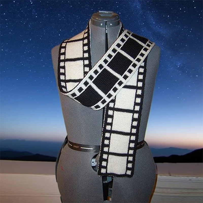 

Y2K Gothic movie film film grid style hip-hop trend jacquard knitted scarf niche design outdoor warm scarf