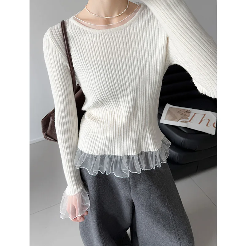 เสื้อสเวตเตอร์ถักลูกไม้ผู้หญิง แขนยาว คอทรงกลม แต่งระบาย ทรงเข้ารูป สไตล์ใหม่สำหรับฤดูใบไม้ผลิ เหมาะสำหรับใส่เป็นเสื้อตัวใน