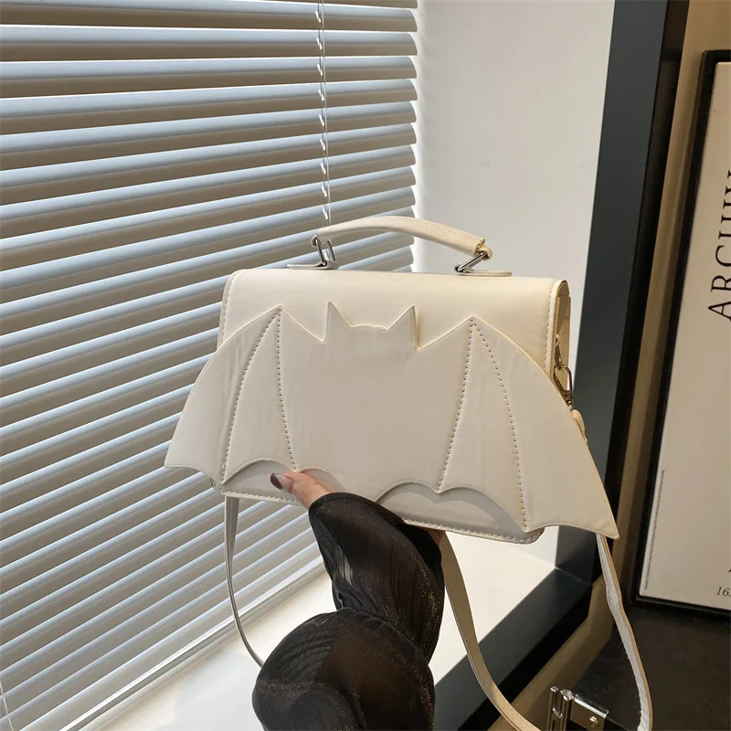 

2025 Halloween Bat Shoulder Bag for Women Gothic Quirky Crossbody Purse Novelty Bats Design Cute Small Handheld Bag