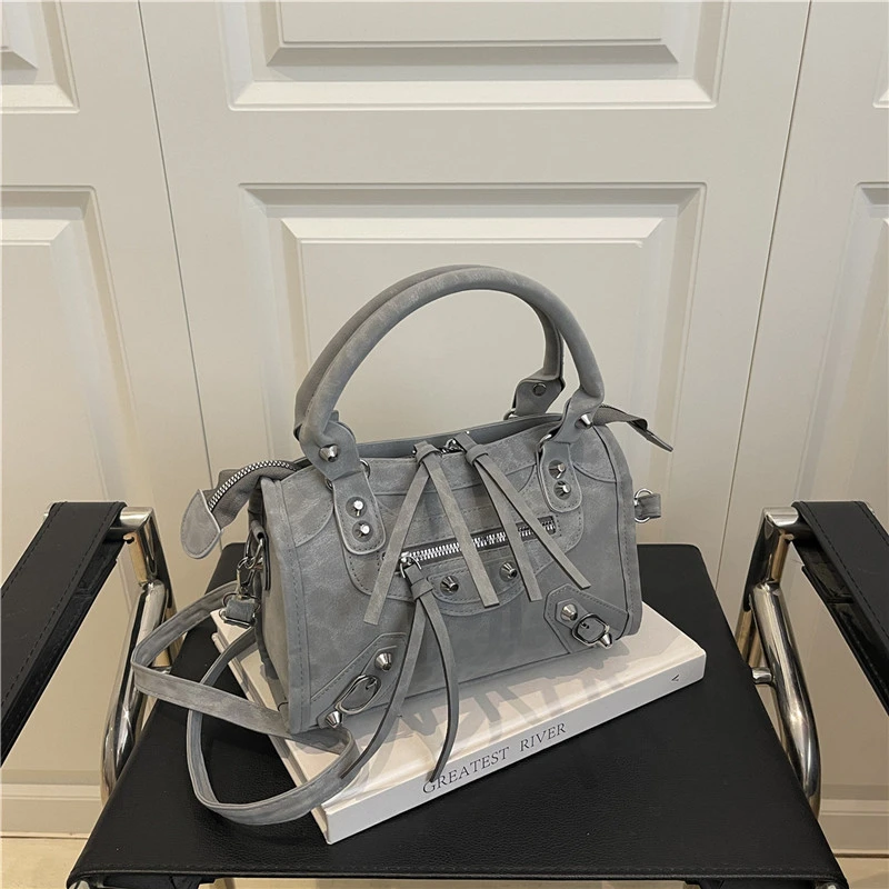 

Y2K Retro Women Shoulder Bag Solid Color Suede Soft PU Crossbody Bag Metal Multi Purpose Handbag for Daily Use