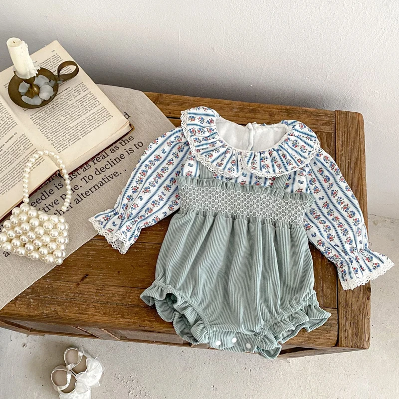 Autumn new style 0-3 years old baby clothes baby girl long-sleeved fake two-piece corduroy splicing lace triangle climbing