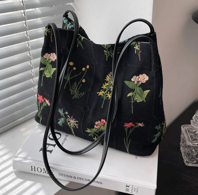 Borsa tote con fiori grandi di marca di lusso 2023 Nuova borsa di design da donna in tessuto di alta qualità Borse a tracolla ad alta capacità