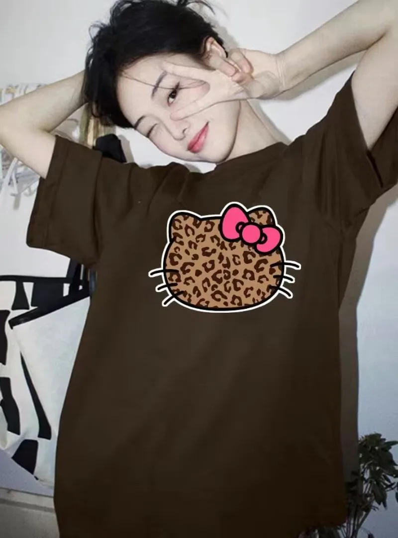 

Japanese Dark Brown Leopard Hello Kitty Cartoon Print Pure Cotton Short Sleeved T Shirt Women Oversized Couple Tops Summer New