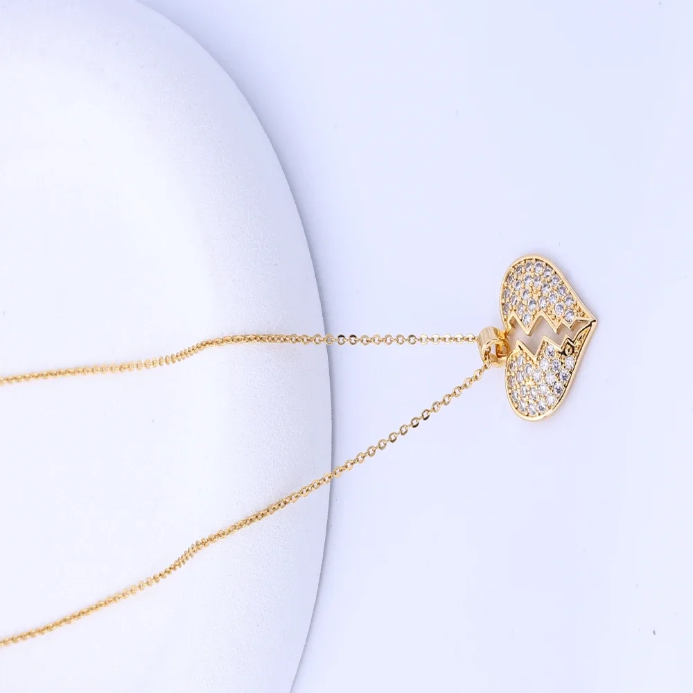 Nuovo design di nicchia ciondolo a forma di cuore coppia di moda lucido semplice collana gioielli commemorativi gioielli delicati versatili