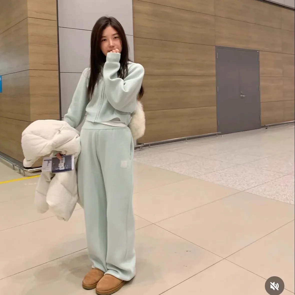 

Вязаный комплект Mint een с капюшоном Fre, повседневный белый улучшающий женский милый облегающий длинный кардиган на молнии или длины