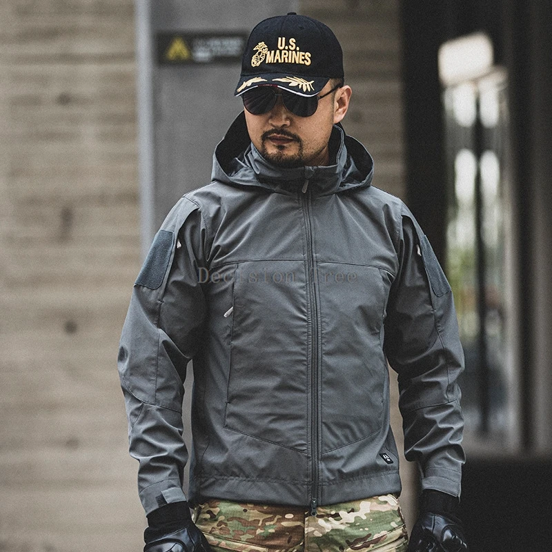

2025 new outdoor lightweight high-neck hooded jacket soft shell hardshell men's windproof waterproof mountaineering jacket a001