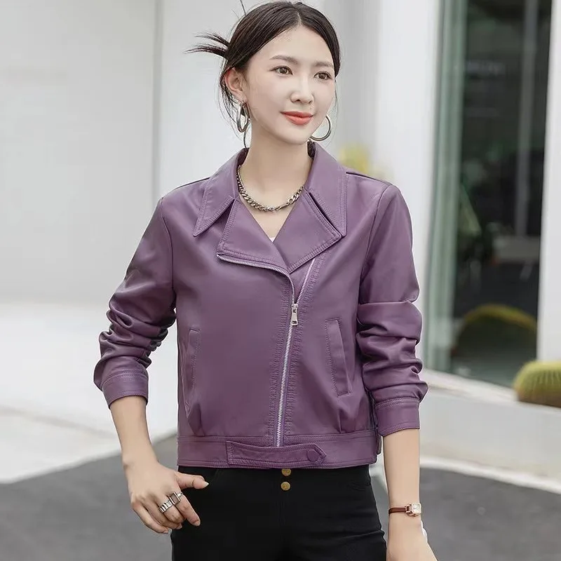 เสื้อแจ็คเก็ตหนังเทียมทรงหลวมสำหรับผู้หญิง สไตล์ลำลอง ปกสูท ซิปหน้า ผ้าหนัง PU แขนยาว ทรงหลวม ใส่สบาย เหมาะสำหรับฤดูใบไม้ร่วง