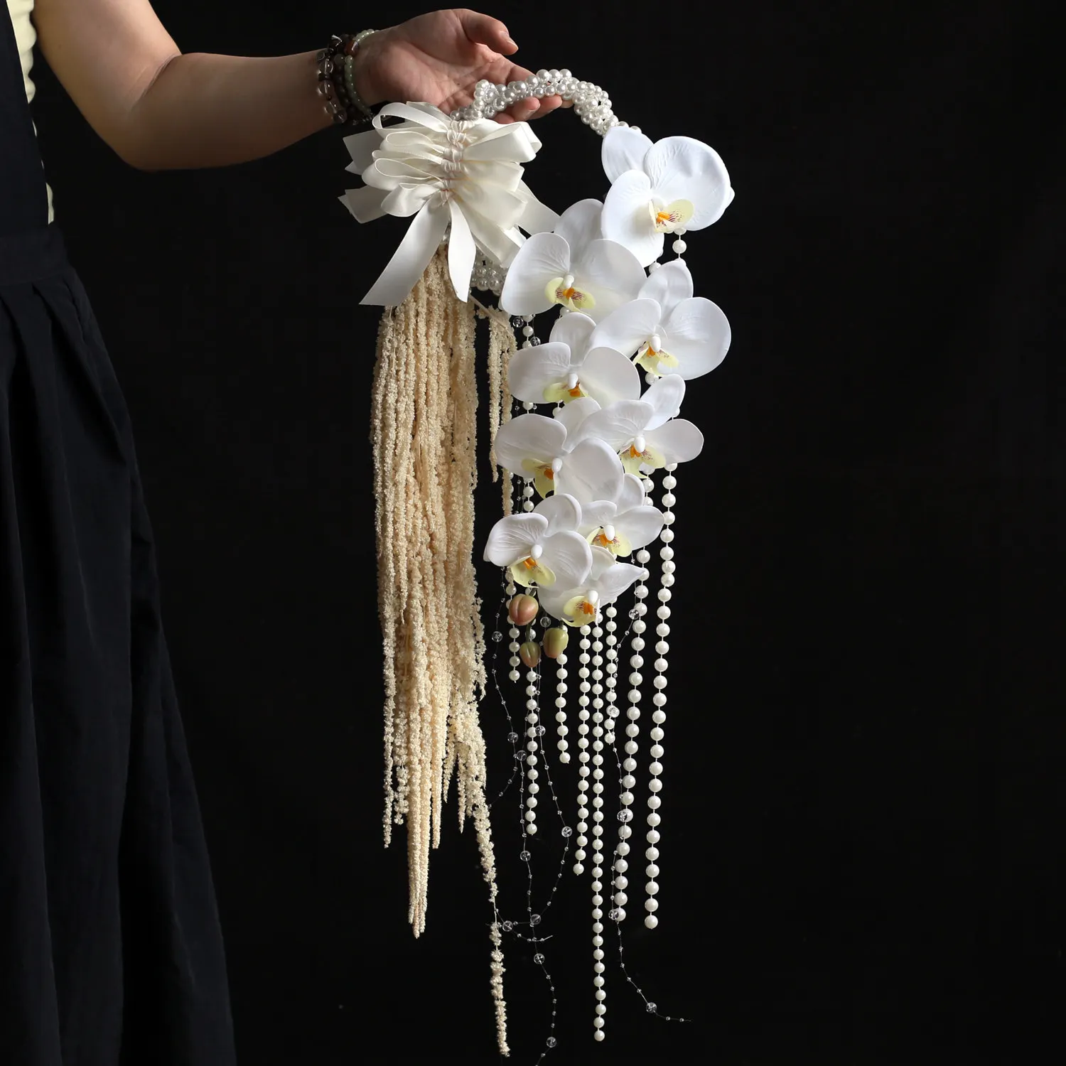 Eternal hanging rice Phalaenopsis pearl waterfall hand bouquet long pendant bride hand flower high sense