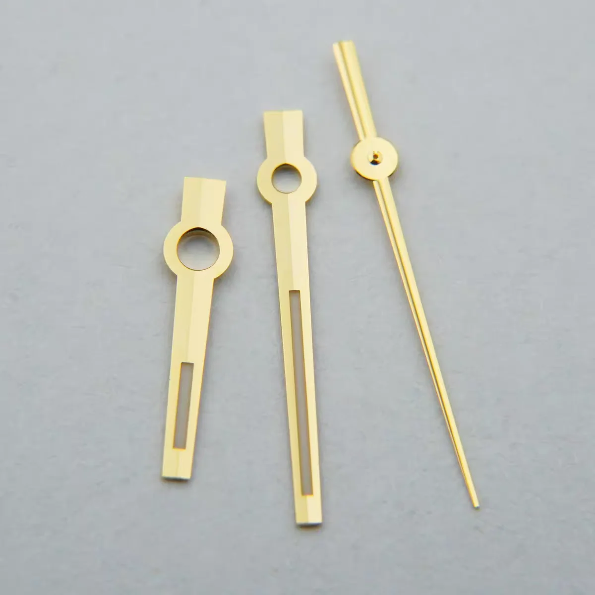 

Светящиеся стрелки и компоненты циферблата, совместимые с Rolex Day-Date President 36 мм, механизмы 3155/3255/3235, серебро, золото, розовое золото.