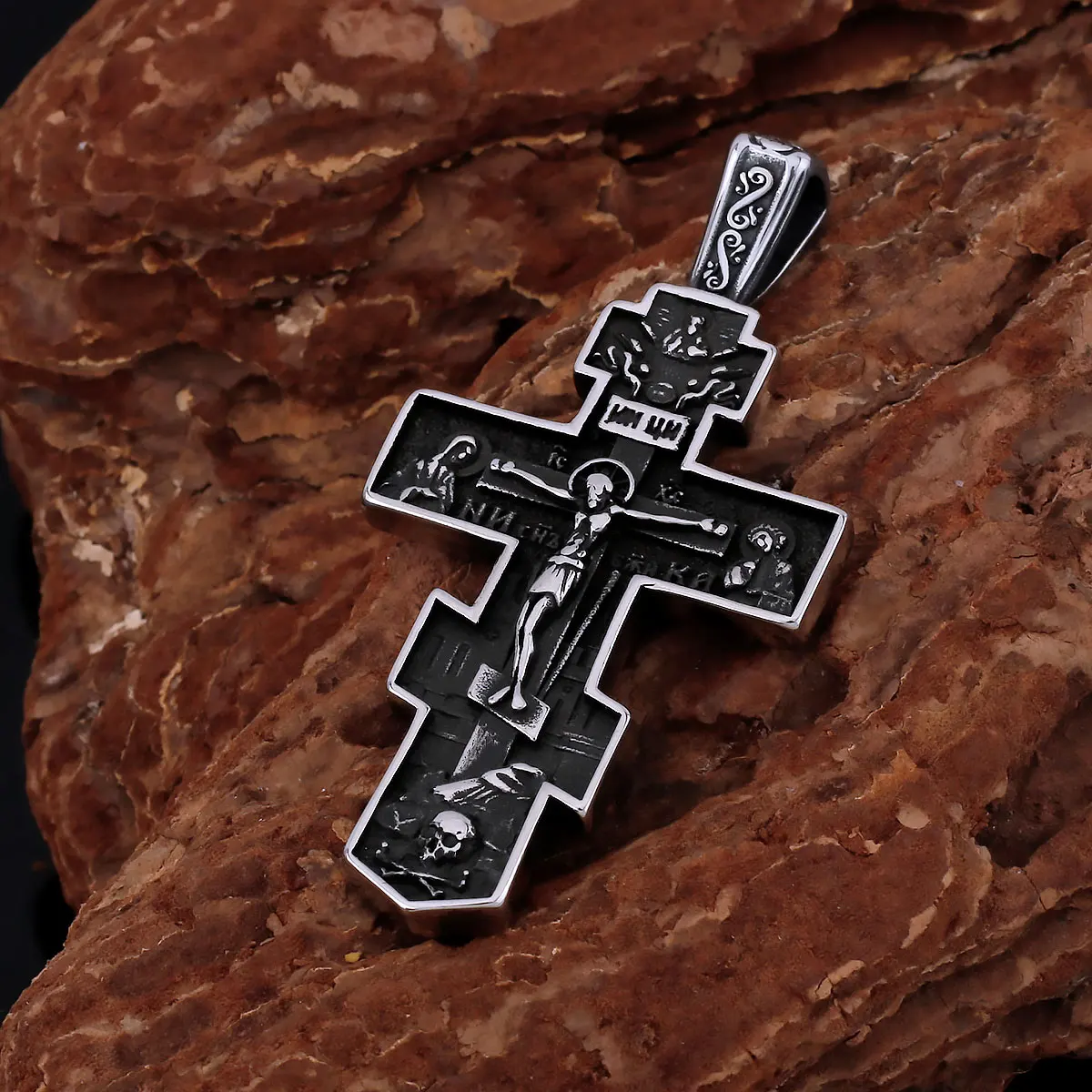 Vintage Stainless Steel Religious Cross Necklace Men Women Christian Jesus Pendant Mixed Gold Color Necklace Jewelry Gift