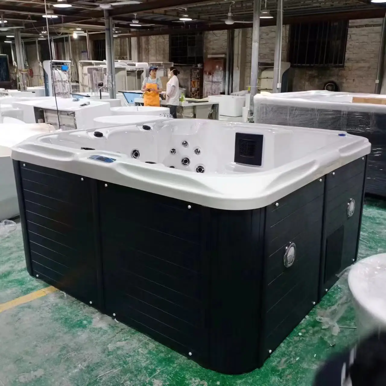 Spa exterior de masaje para 5 personas 4 plazas 1 bañera de hidromasaje lounge con peldaños y protector térmico