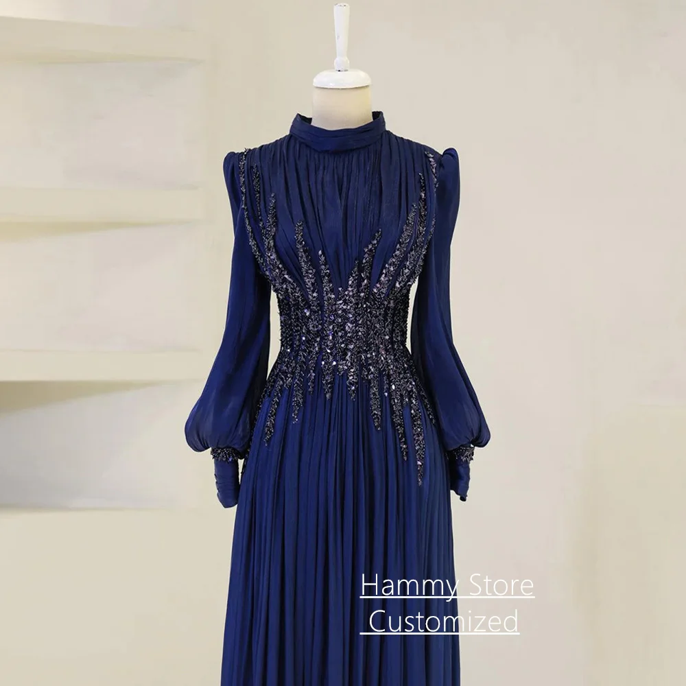 Robe de soirée bleu marine personnalisée, luxe, col haut, manches bouffantes, plis, perles, pierres, robe de soirée, robes de bal, arabe saoudien