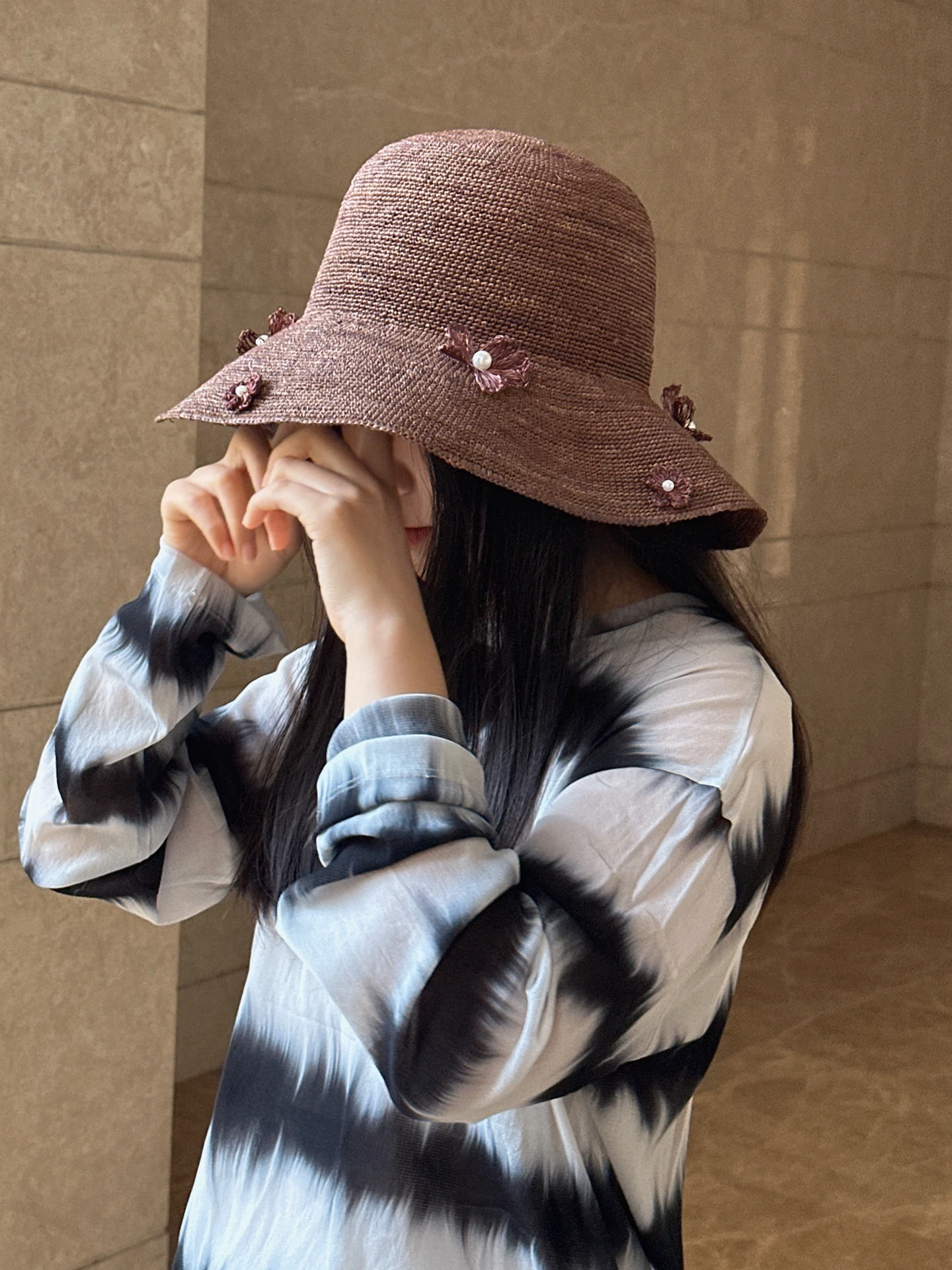 elegant-large-brim-straw-fisherman-hat-foldable-sunshade-hat-handwoven-laffey-grass-gray-flower-patterned-summer-hat-for-women