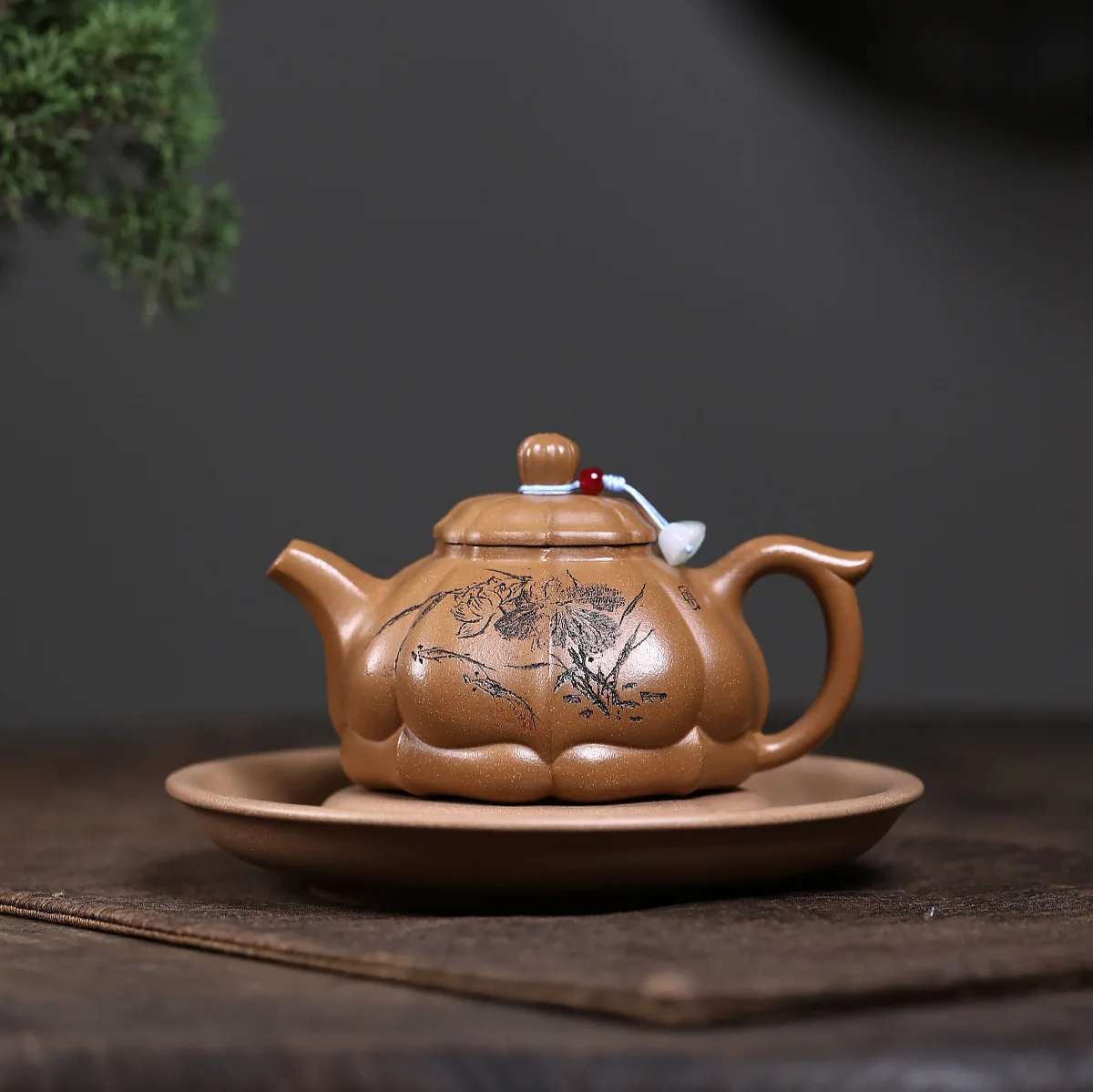Handmade Fidelity Half-Handmade Yixing Purple Sand Ore Drop Slope Carving with Delicate Fragrance Treasure Rib Pattern Teapot