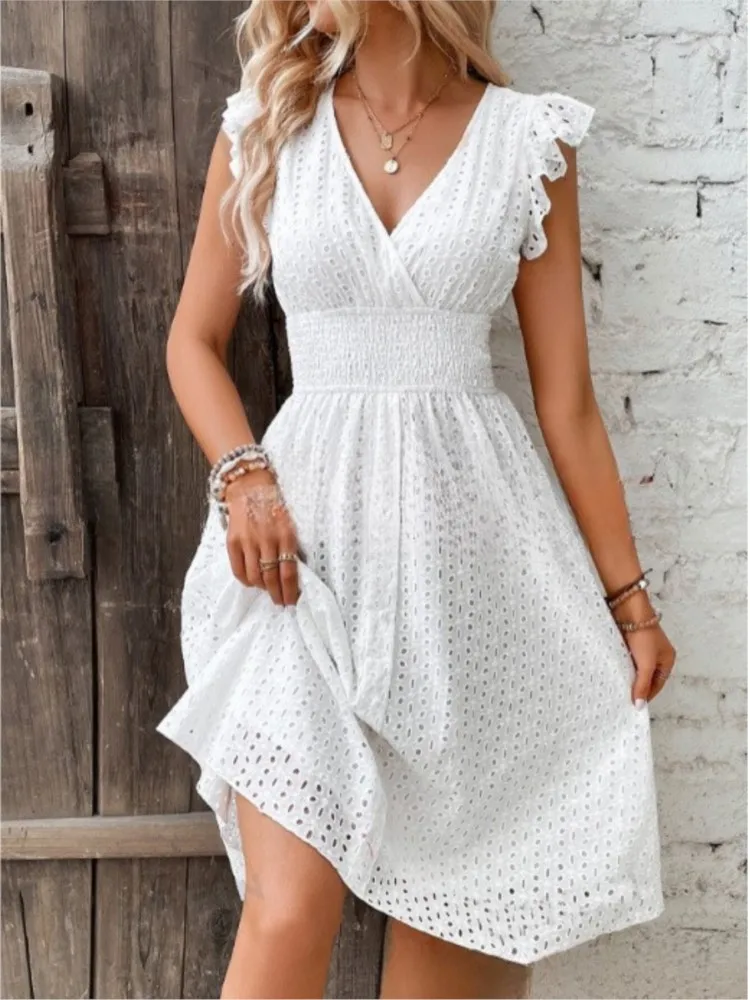 

Women's New Lace Jacquard Hollow Out White Holiday Dress Elegant Slim V Neck Resort Style Beach Dress Casual Sleeveless Sundress