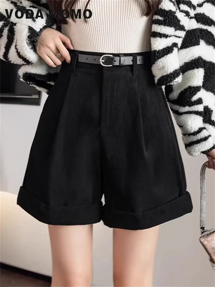 Nuovi pantaloncini femminili larghi solidi in velluto a coste primavera autunno Pantaloncini versatili per il tempo libero Pantaloncini da donna a gamba larga Harajuku a vita alta retrò