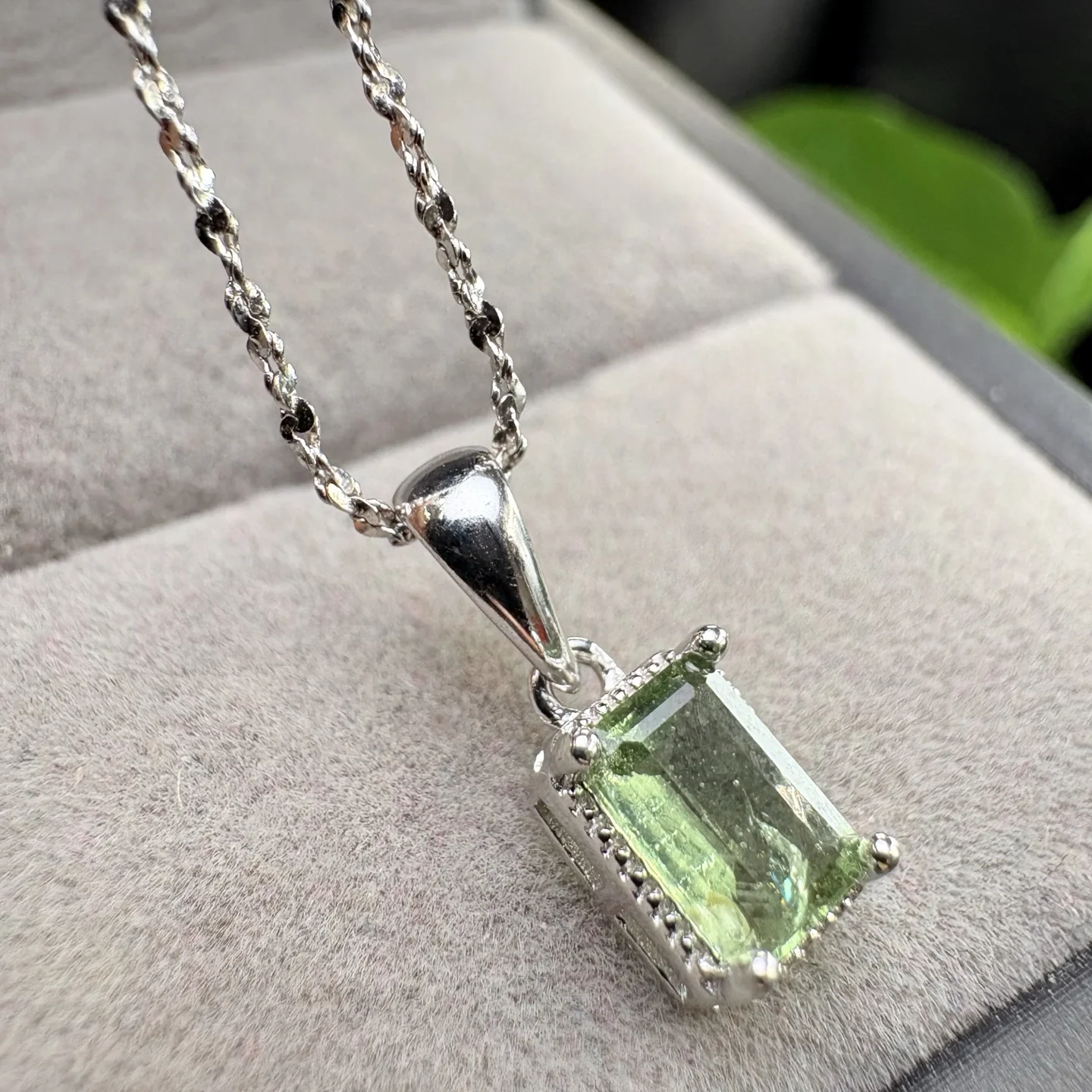 

1 Pc Fengbaowu Natural Moldavite Pendant 4x6MM Faceted Rectangle 925 Sterling Silver Reiki Healing Stone Jewelry Gift Men Women