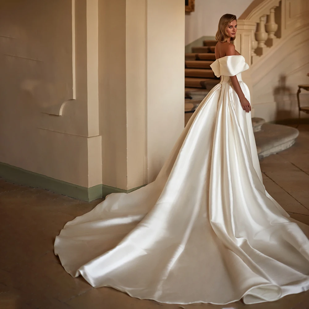 Maßgeschneidertes Meerjungfrau-Hochzeitskleid aus Satin mit abnehmbarem Rock