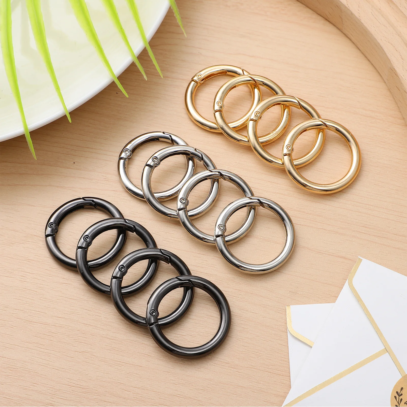 

15Pcs Metal Round Carabiner Buckles O Shape Spring Clips for Keychains Bag Straps Purses Handbags Crafts Round Carabiner