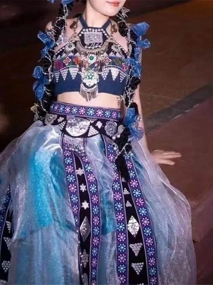 

Длинная и экзотическая одежда для портретной фотографии.