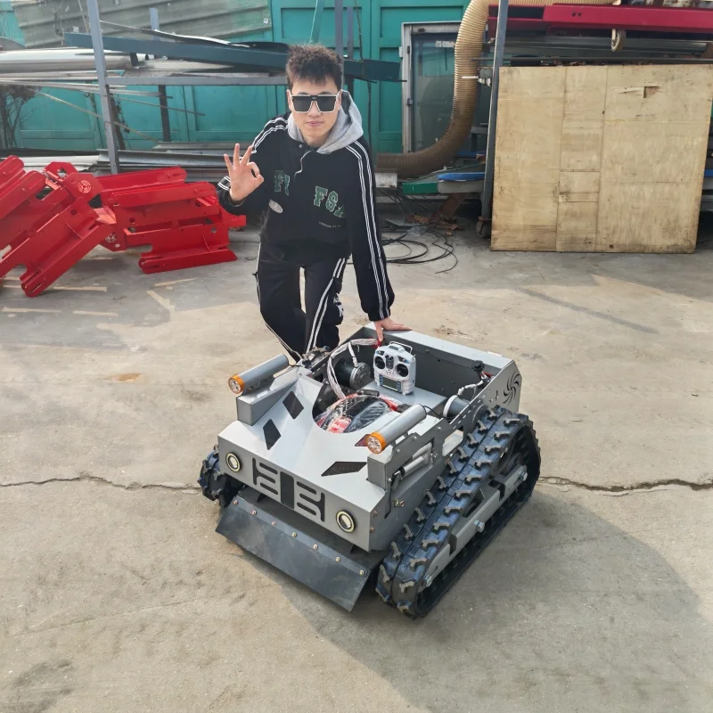 

Вездеходная газонокосилка на резиновых гусеницах с высокоскоростным дизельным двигателем и поворотом на 360 градусов