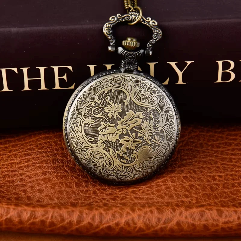 Large bronze locomotive quartz pocket watch Sweater chain Nostalgic pocket watch clamshell alloy watch