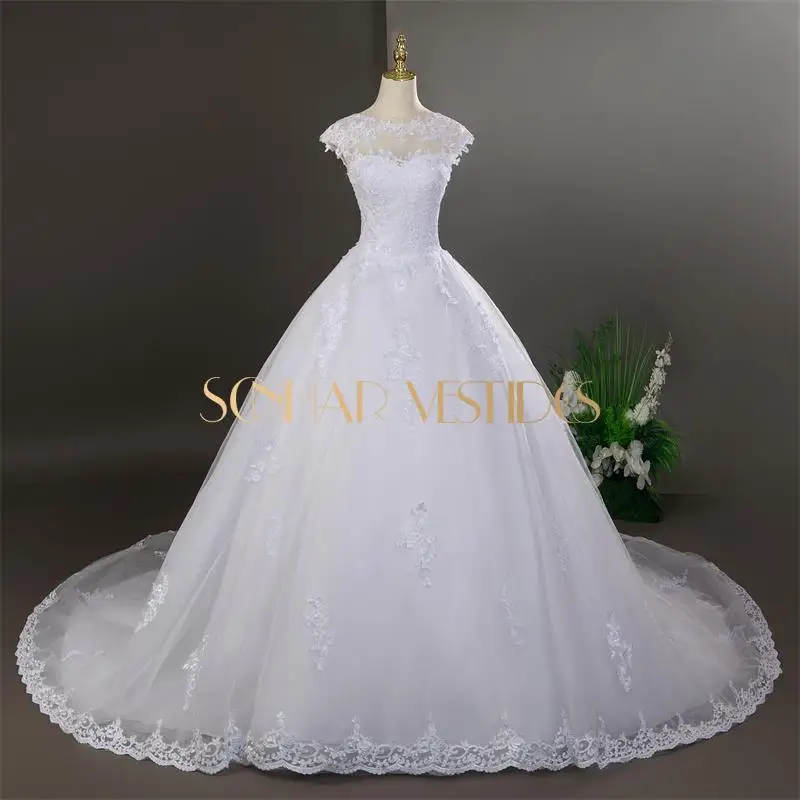 ชุดแต่งงานราคาถูก ชุดแต่งงานคลาสสิกพร้อมชายกระโปรง ชุดเจ้าสาวสั่งตัด รุ่นใหม่ปี 2025