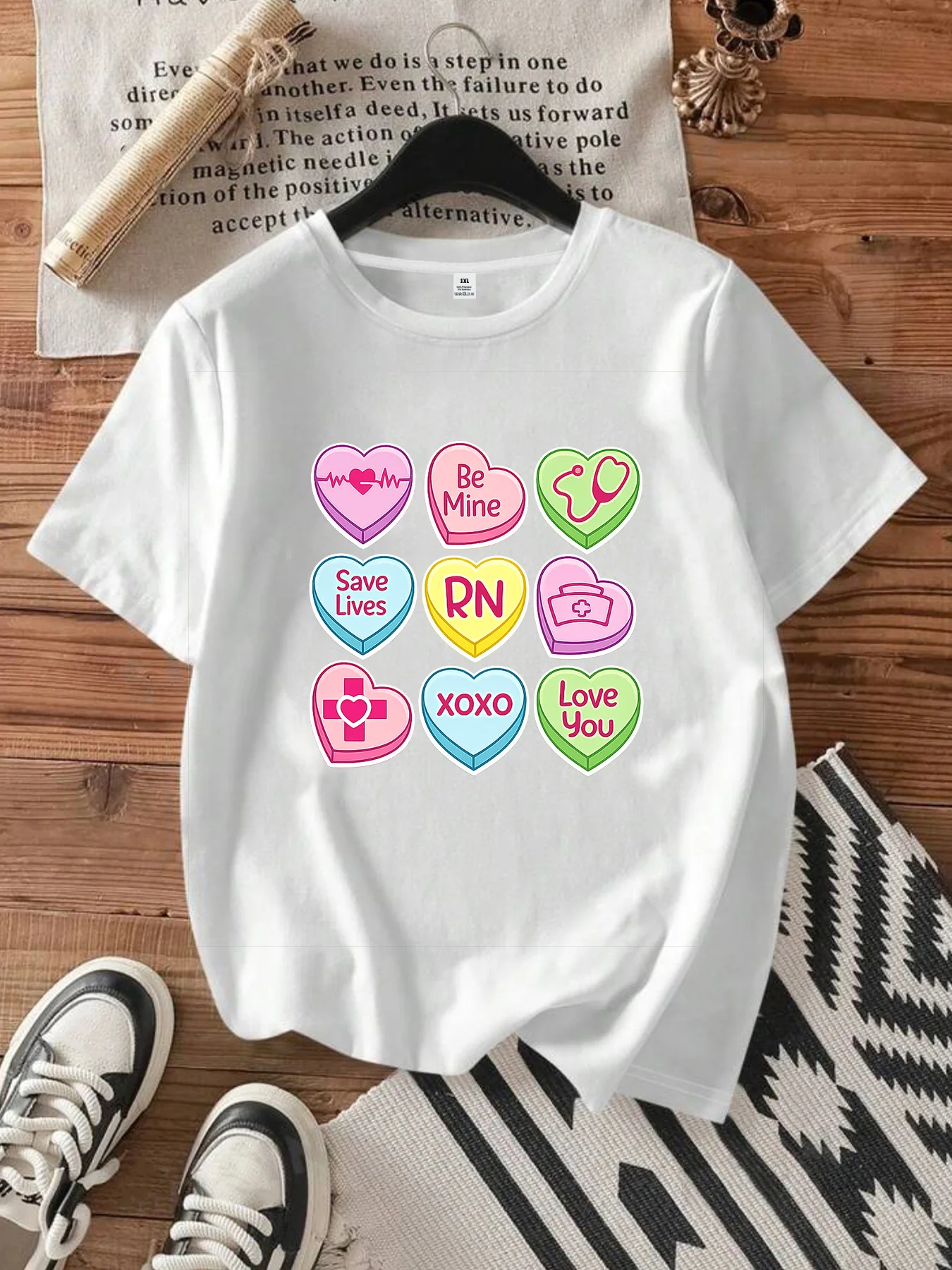 

【WDS0049】Женская футболка больших размеров с круглым вырезом, короткими рукавами, эластичными рукавами-полурукавами и модными принтами.