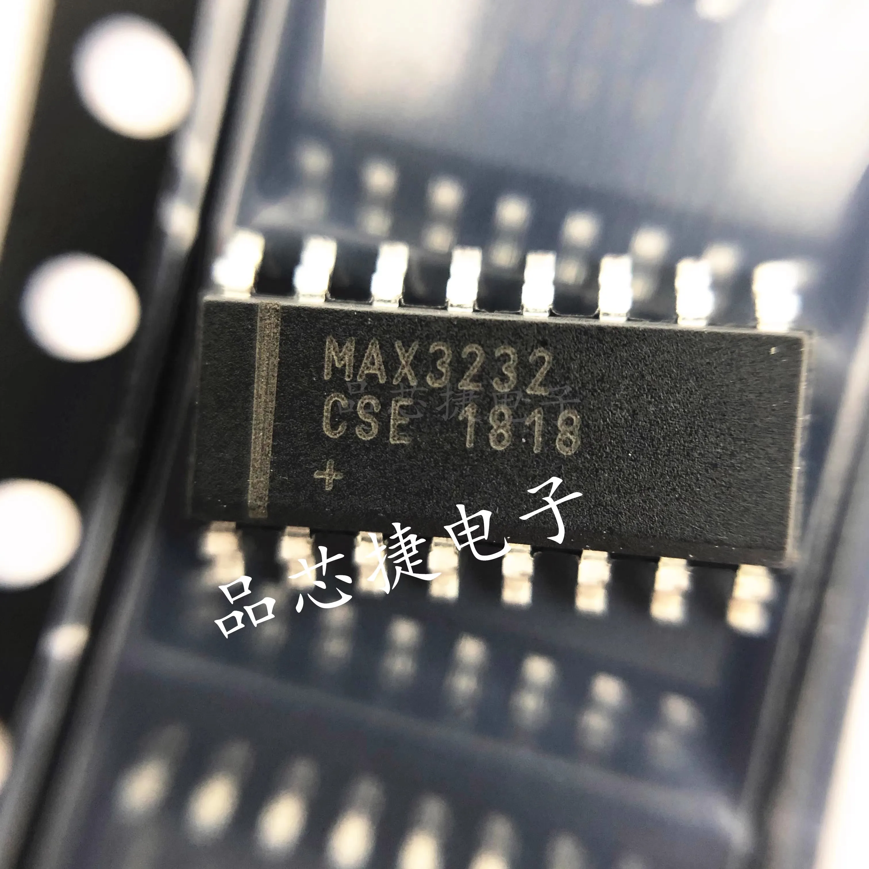 

10pcs/Lot MAX3232CSE+T Marking MAX3232CSE + SOIC-16 Low-Power, True RS-232Transceivers Using Four 0.1µF External Capacitors