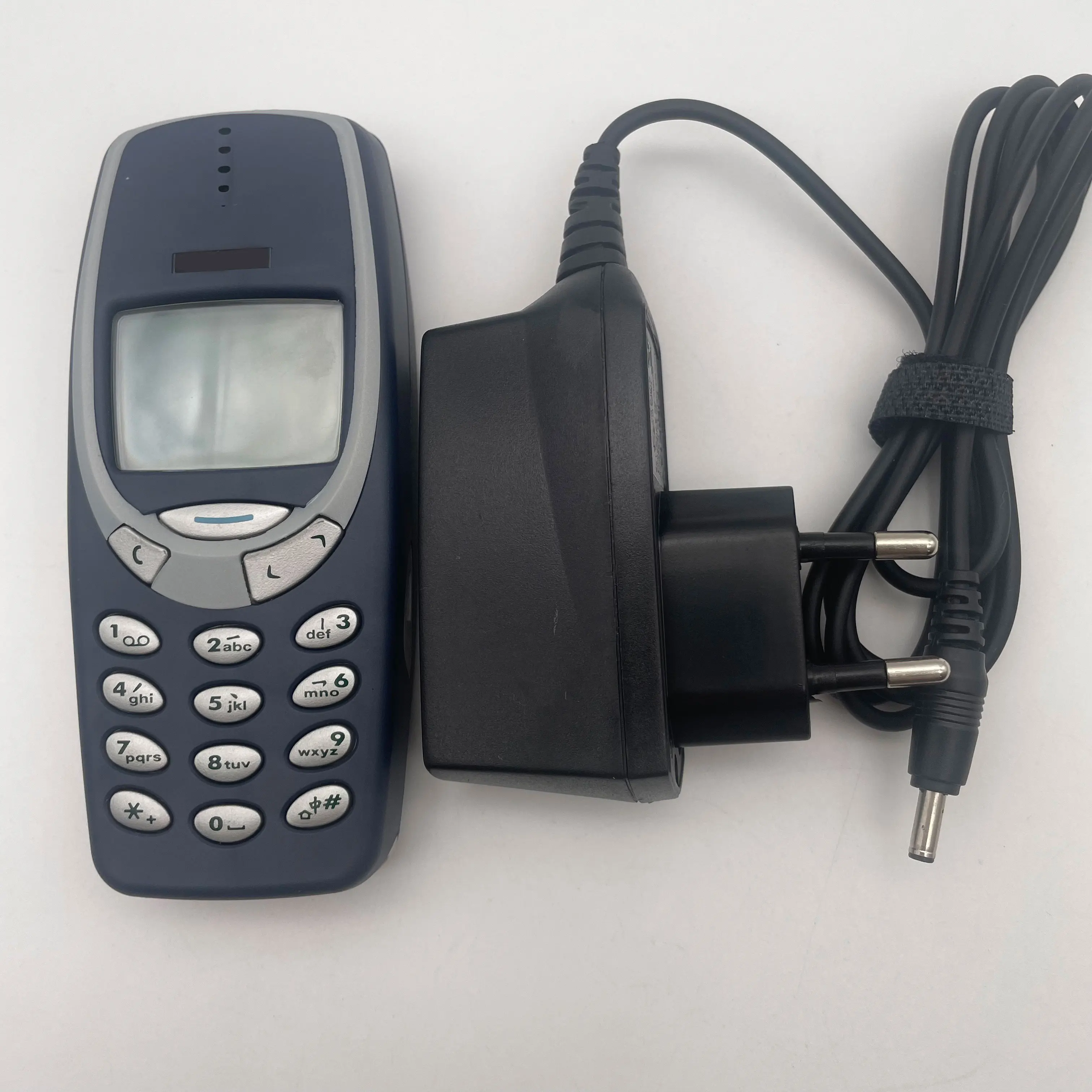 هاتف محمول أصلي غير مقفول 3310(2000) GSM 900/1800 2G لوحة مفاتيح عربية روسية مصنوعة في فنلندا