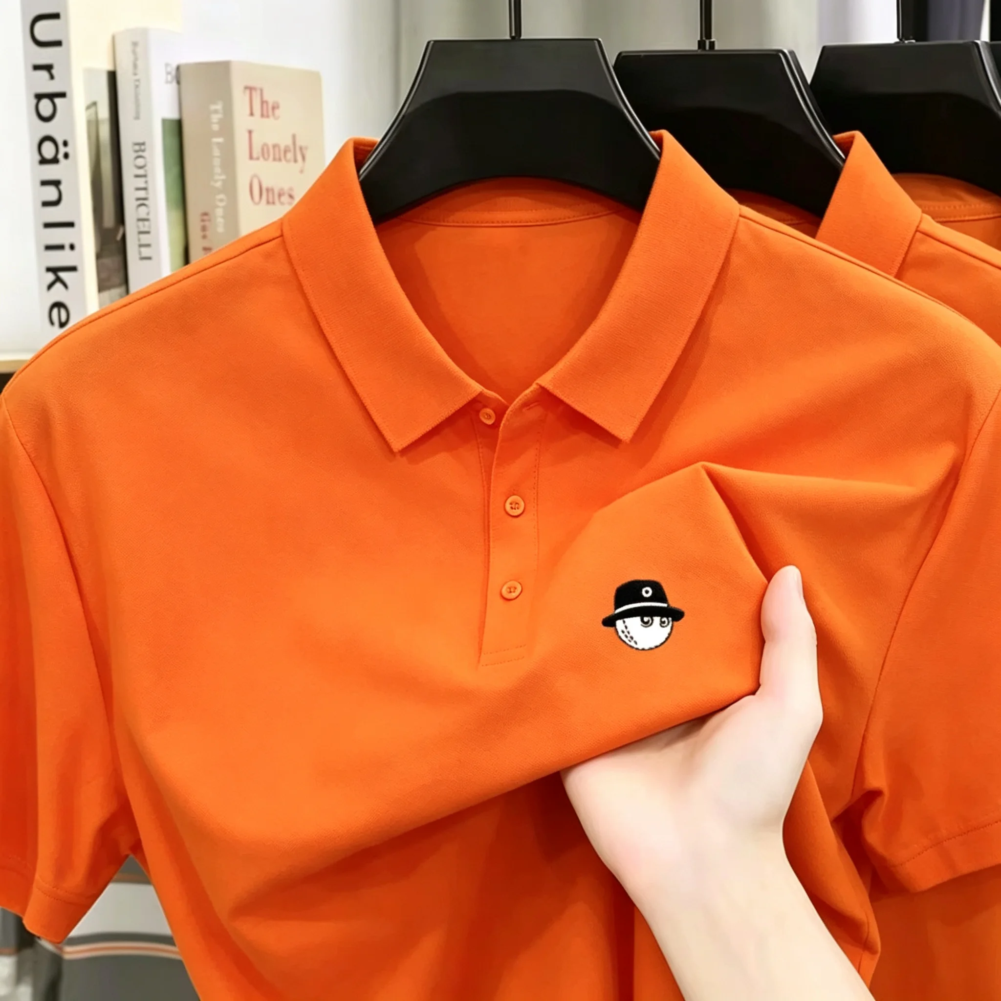 Sommerliches Herren-Golf-Poloshirt im neuen Stil mit modischer Stickerei, bequemes und atmungsaktives, lässiges Business-T-Shirt-Poloshirt – Detail 4