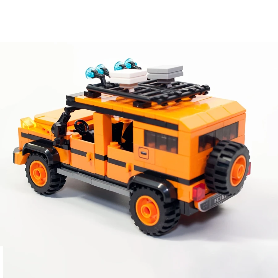 

Two simulation car models with small particle building blocks as gifts for friends themselves