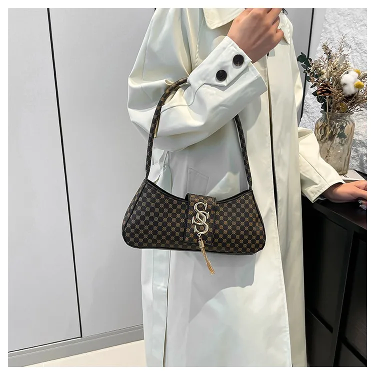 

‌2025 Trendy Women's Tassel Letter Bag - Unique Textured Underarm Purse, Small & Stylish Casual Handbag‌