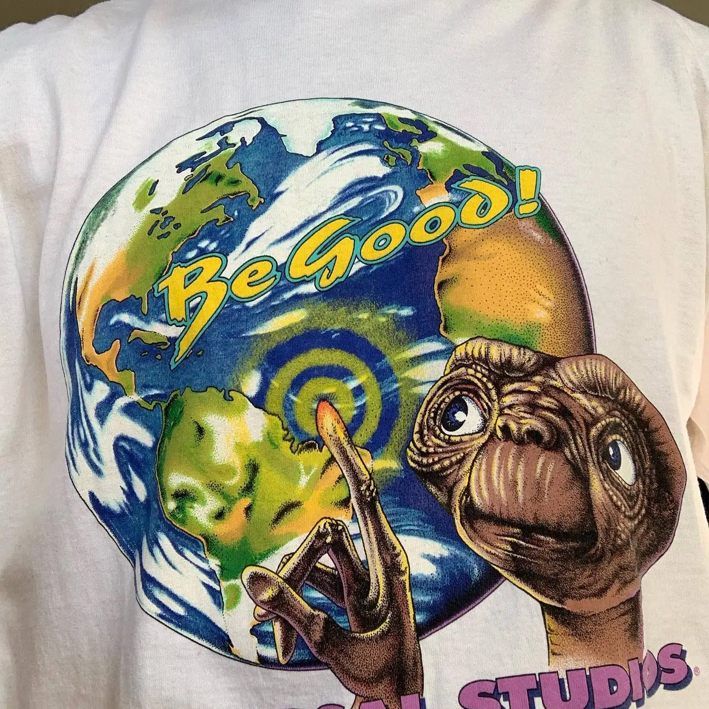 camiseta-classica-anos-90-com-estampa-alienigena-estilo-retro-americano-hippie-de-manga-curta-com-bolso-para-lenco-recome