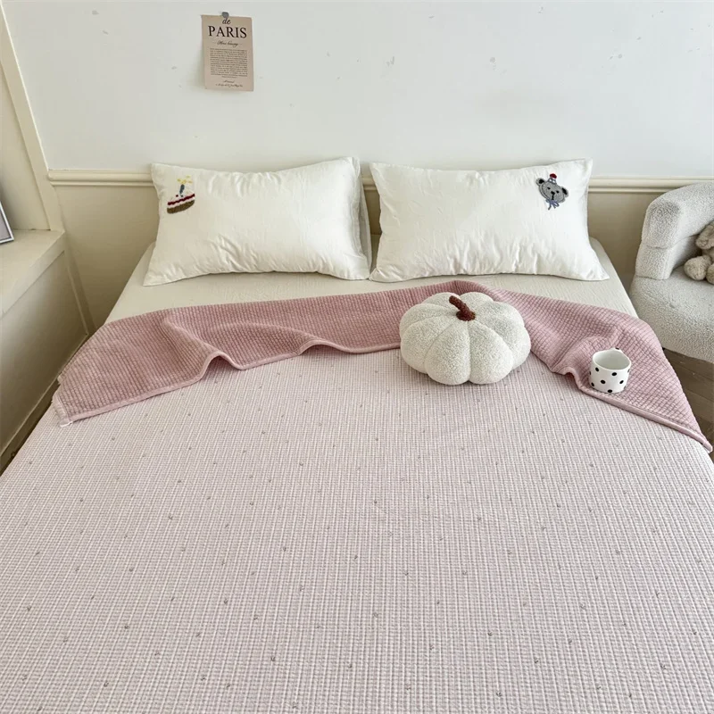 Double-sided Velvet Cotton Quilt Bedspread on The Bed Lace Style Quilted Blanket Throw Coverlet Padded Cubrecam Bed Cover Colcha