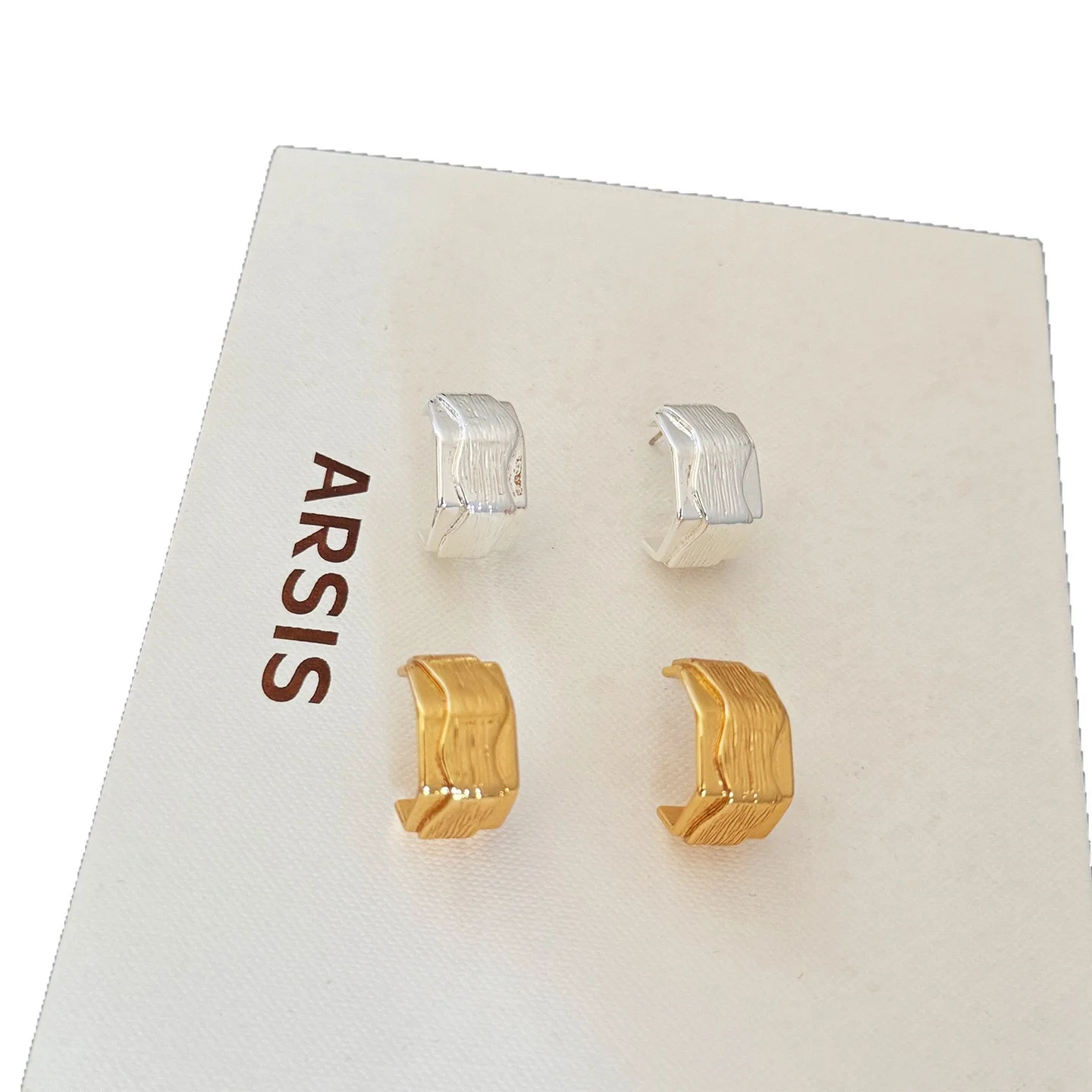 2026 fashionable new brand frosted earrings, classic, luxurious, high-end, exquisite design, fashionable party gift