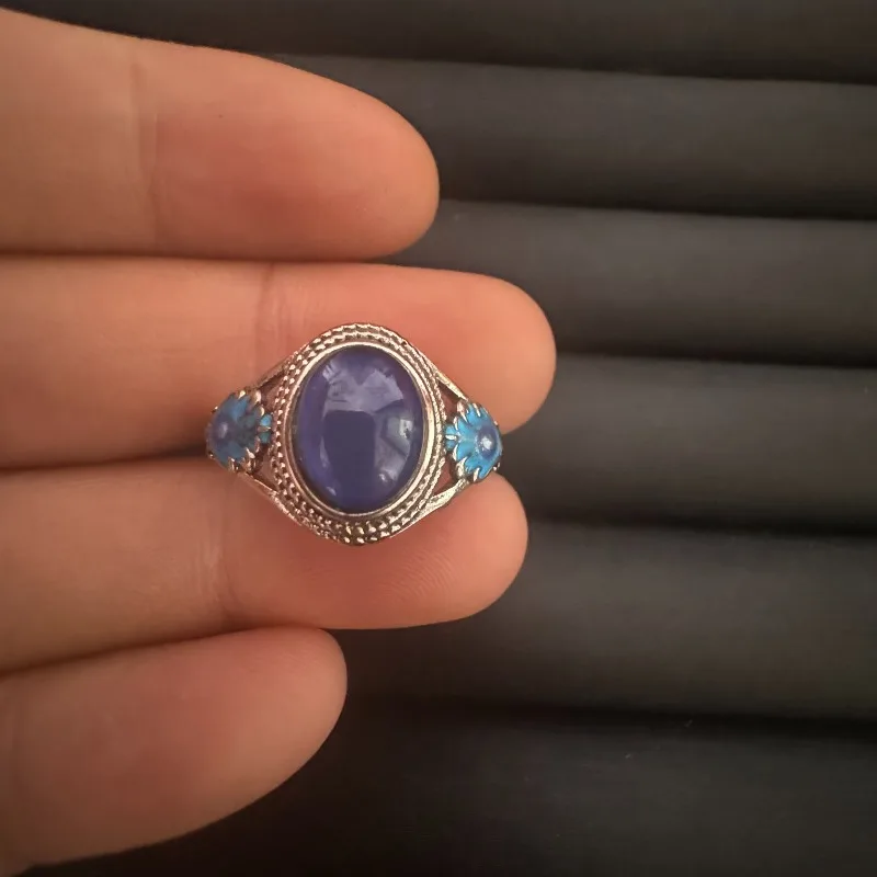 Vintage Tibetan Silver Adjustable Ring, Inlaid Sapphire Oval Cabochon, Temperature Color Changing Retro Ethnic Jewelry