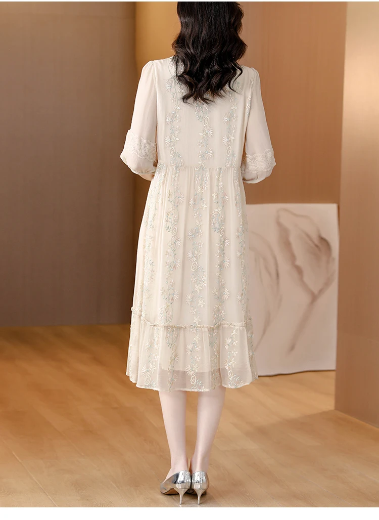 2023 Spring/Summer New Loose Embroidery Lace Spliced Short Sleeve Dress Women's V-Neck Apricot Silk Large Over Knee Long Dress