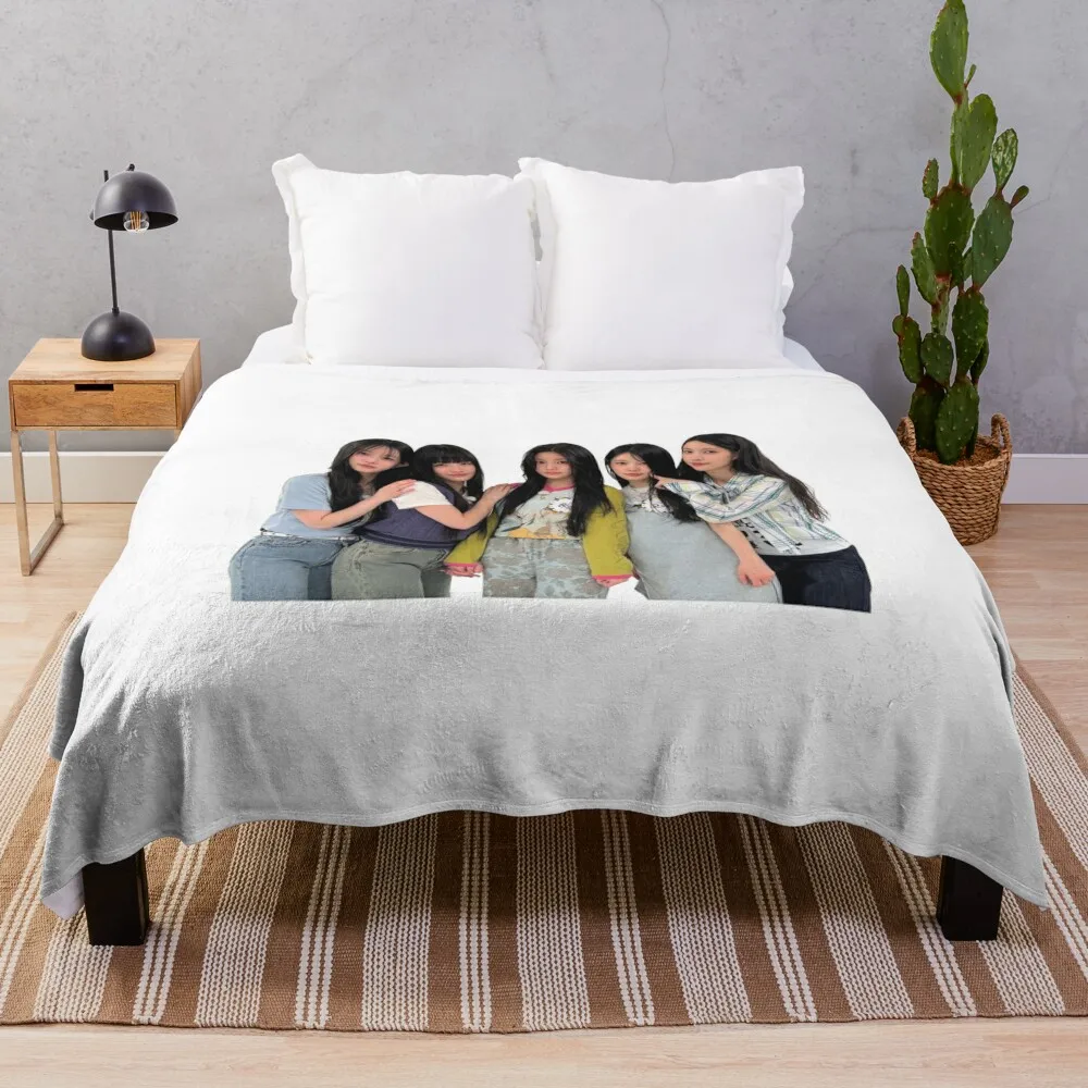 illit (KPOP) Throw Blanket Blankets Sofas Of Decoration Single Heavy Blankets