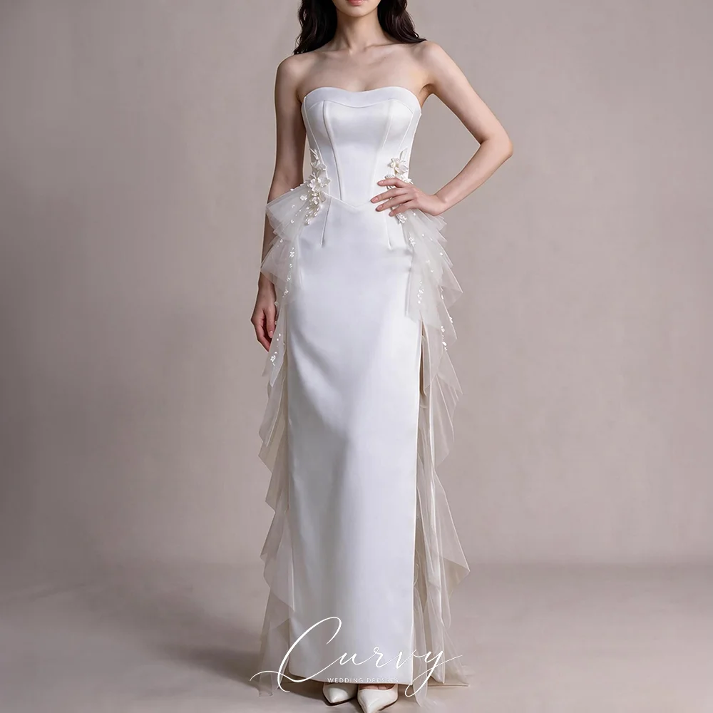 Curvy Minimal‑Romantic Wedding Dresses for Women Strapless Satin 3D Floral Appliques Ruffled Tulle Side Sheath Bridal Gown 2026