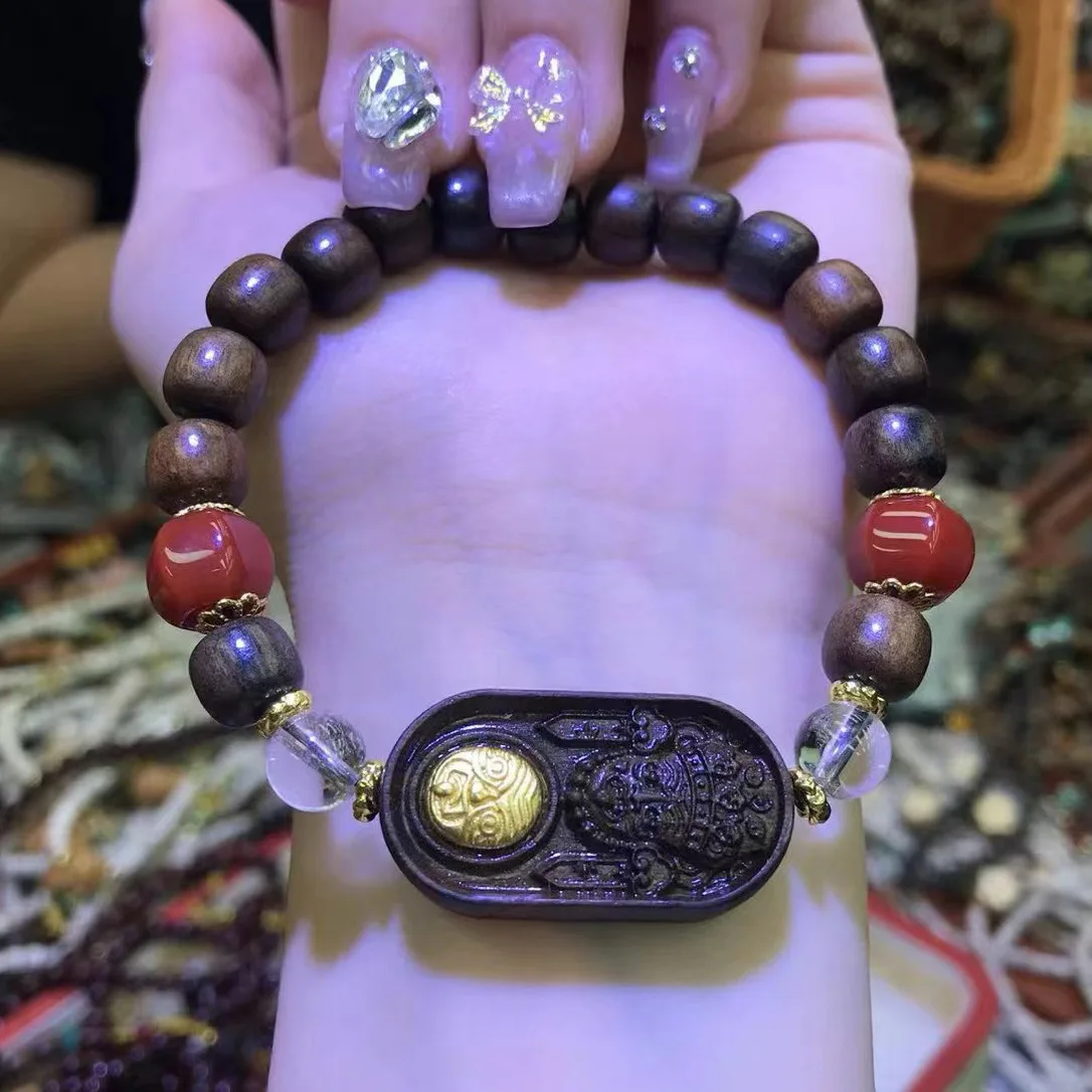 

Agarwood Old Type Bead Bracelet Sandalwood Carved Dzambhala Handpiece Jewelry Bracelet for Men and Women Gifts