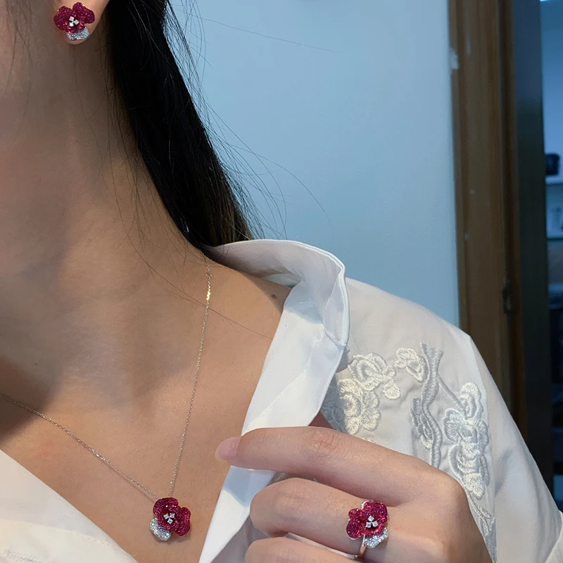 Aazuo غرامة مجوهرات 18K الذهب الأبيض الحقيقي الطبيعي روبي طقم مجوهرات فاخرة جميل زهرة قلادة هدية للنساء حفل زفاف