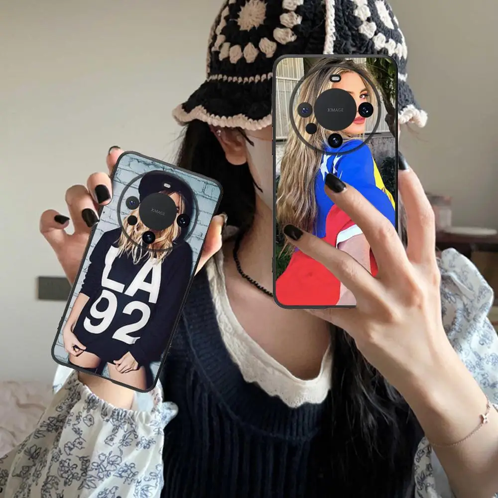 Lele Pons Mobile Ce…