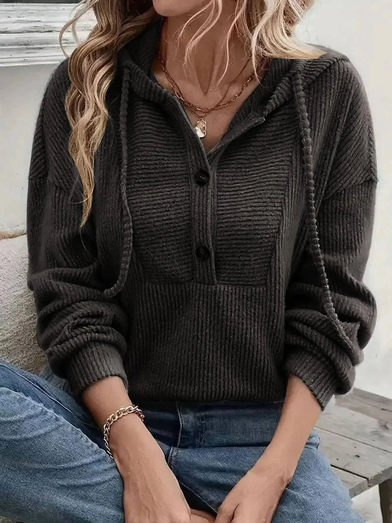 เสื้อฮู้ดแขนยาวลำลองสำหรับผู้หญิง สไตล์ไหล่ตก ผลิตจากเส้นใยโพลีเอสเตอร์ ความยาวเต็มตัว ไม่มีลวดลายตกแต่ง