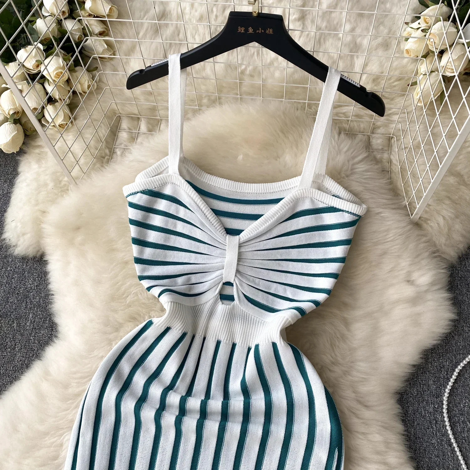 فستان نسائي مطاطي ملفوف بدون أكمام ، رقبة على شكل حرف V ، مخطط ، نحيل ، مثير ، مفرغ ، غير رسمي ، موضة عصرية ، صيف